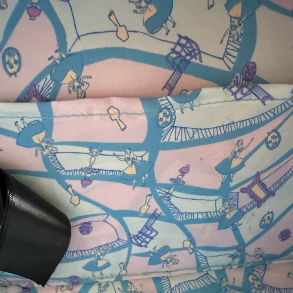 Disney Loungefly Alice in Wonderland Crossbody - Picture 3 of 5